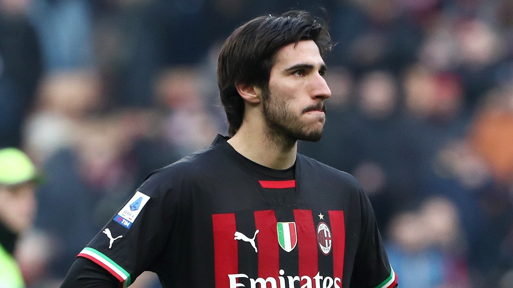 Sandro Tonali 'broke down in tears' when AC Milan told him they were selling him to Newcastle | Goal.com US