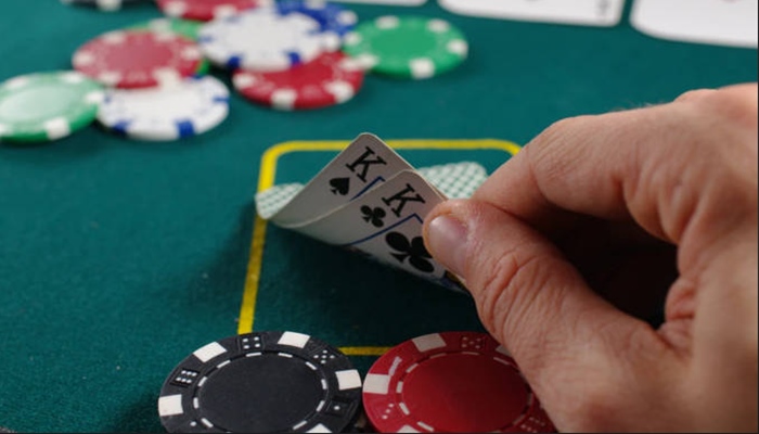 Steal Poker là gì? 8 Chiến Lược Ăn Cắp Poker Hiệu Quả