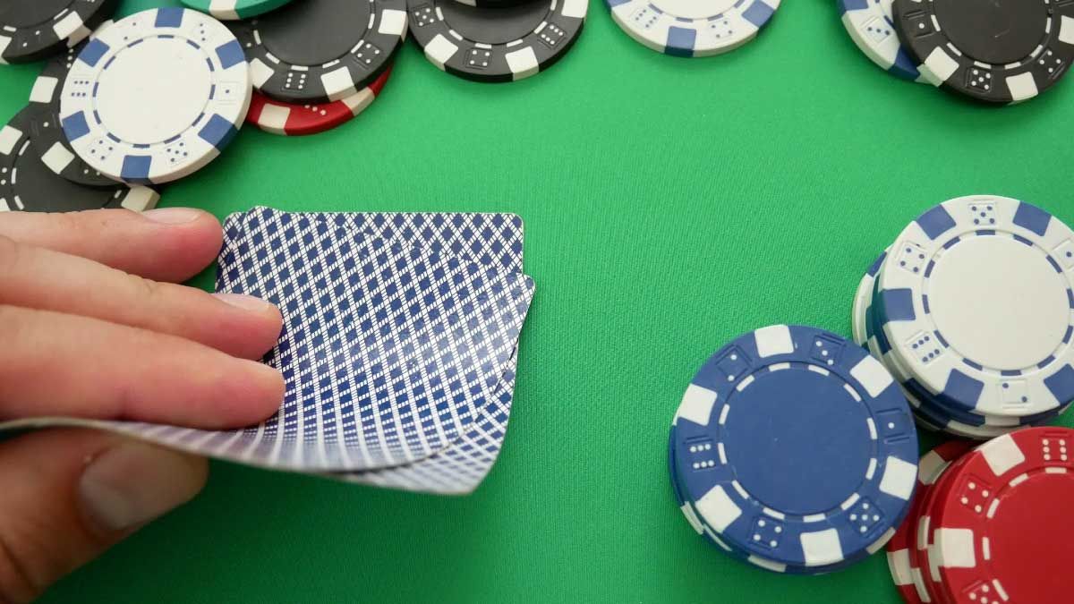Ăn cắp Poker là gì? Chiến lược ăn cắp Poker hiệu quả nhất